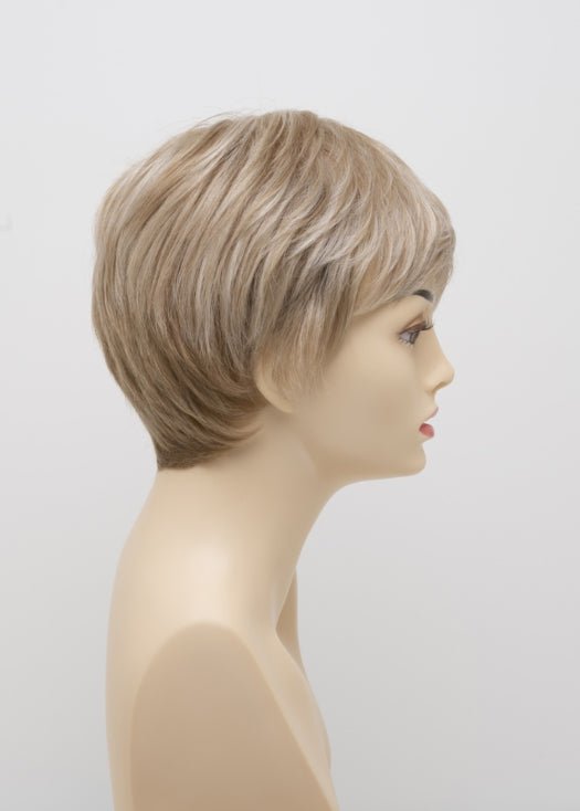 LIGHT BLONDE | 2 toned blend of Creamy Blonde with Champagne highlights