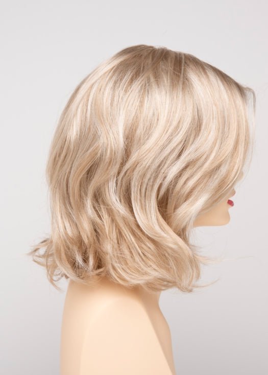 LIGHT BLONDE | 2 toned blend of Creamy Blonde with Champagne highlights