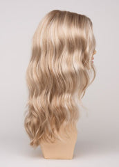 LIGHT BLONDE | 2 toned blend of Creamy Blonde with Champagne highlights
