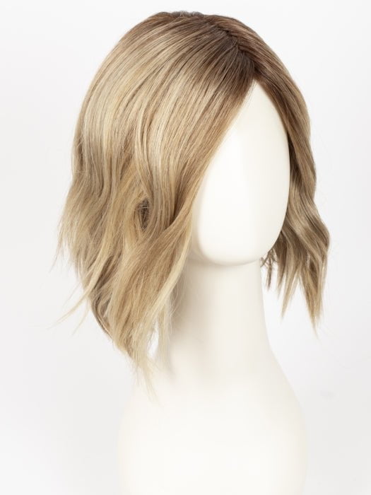 12FS12 MALIBU BLONDE | LIght Gold Brown, Light Natural Gold Blonde, Pale Natural Gold-Blonde Blend, Shaded with Light Gold Brown