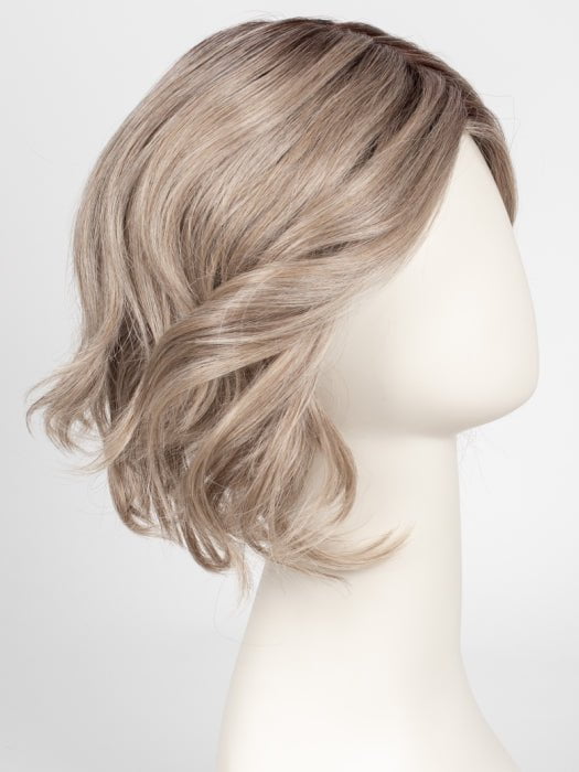 GF17-23SS ICED LATTE MACCHIATO | Honey Blonde shaded with Cool Blonde with Dark Roots