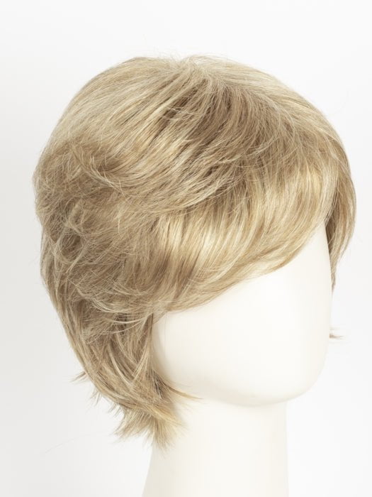 CREAMY TOFFEE R | Rooted Dark Blonde Evenly Blended with Light Platinum Blonde and Light Honey Blonde