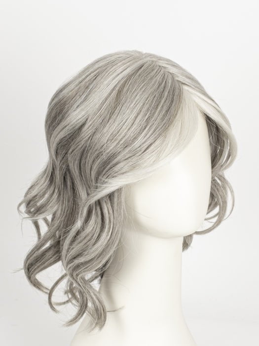 RL51/61 ICED GRANITA | Lightest Grey Progresses to a Deep Grey at the Nape