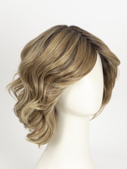RL14/25SS | Shaded Honey Ginger | Dark Blonde Evenly Blended with Medium Golden Blonde With Dark Roots