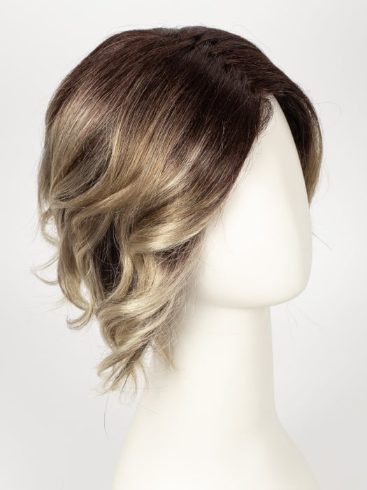 CREAMY-TOFFEE-LR | Longer rooted dark with light platinum blonde and light honey blonde