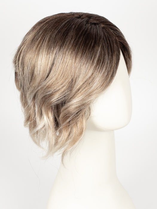 MELTED MARSHMALLOW | Subtly warm dark sandy blonde blend with medium brown roots and light ash blonde tips and highlights