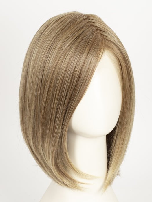 RL13/88 Golden Pecan | Neutral Medium Blonde With Pale Honey Blonde Highlights