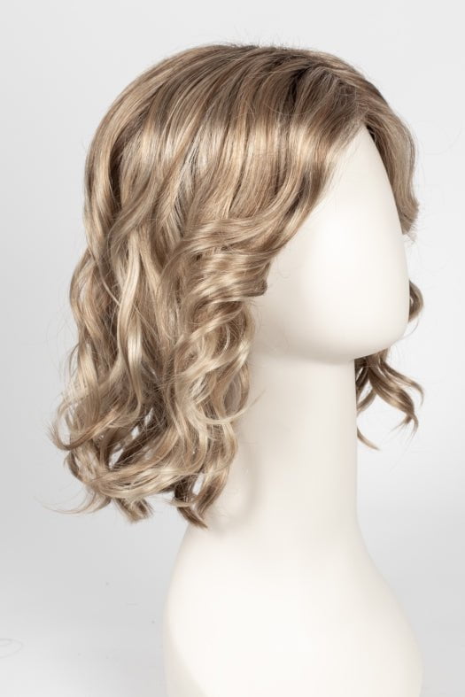 12FS12 MALIBU BLONDE | LIght Gold Brown, Light Natural Gold Blonde, Pale Natural Gold-Blonde Blend, Shaded with Light Gold Brown