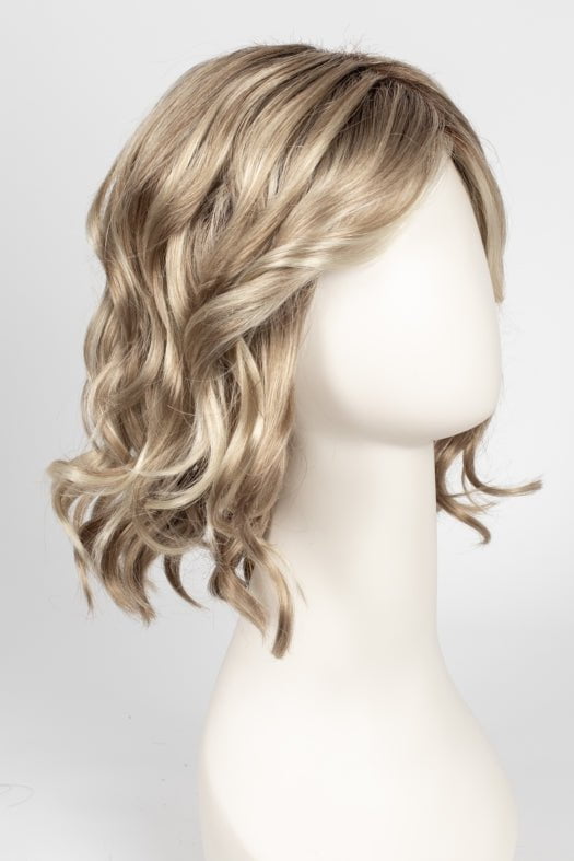 22F16S8 VENICE BLONDE | Light Ash Blonde and Light Natural Blonde Blend Shaded with Medium Brown