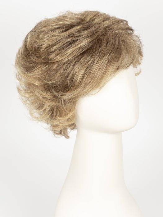 24BT18 ECLAIR | Dark Natural Gold Blonde & Light Natural Gold Blonde Blend with Light Natural Gold Blonde Tips