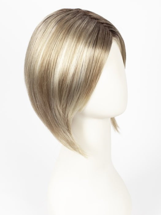 22F16S8 VENICE BLONDE | Light Ash Blonde and Light Natural Blonde Blend Shaded with Medium Brown