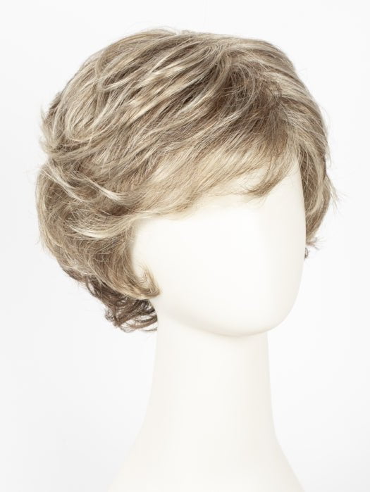 10/22TT ALMOND BISCUIT | Light Brown & Light Natural Blonde Blend with Light Brown Nape