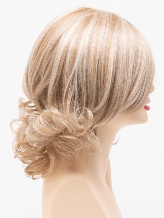 LIGHT BLONDE | 2 toned blend of Creamy Blonde with Champagne highlights