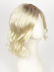 GL613-88SS CHAMPAGNE BLONDE | Dark golden blonde base blends into light golden blonde with glints of platinum blonde.