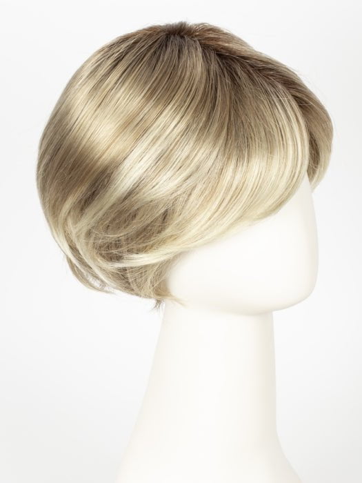 22F16S8 VENICE BLONDE | Light Ash Blonde and Light Natural Blonde Blend Shaded with Medium Brown