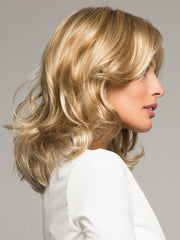 Carrie | Synthetic Wig (Basic Cap)