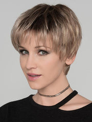 Stop Hi Tec | Short Synthetic Wig (Mono Crown)