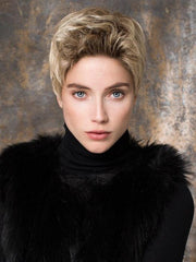 Risk Comfort | Short Synthetic Lace Front Wig