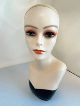 MANNEQUIN HEAD