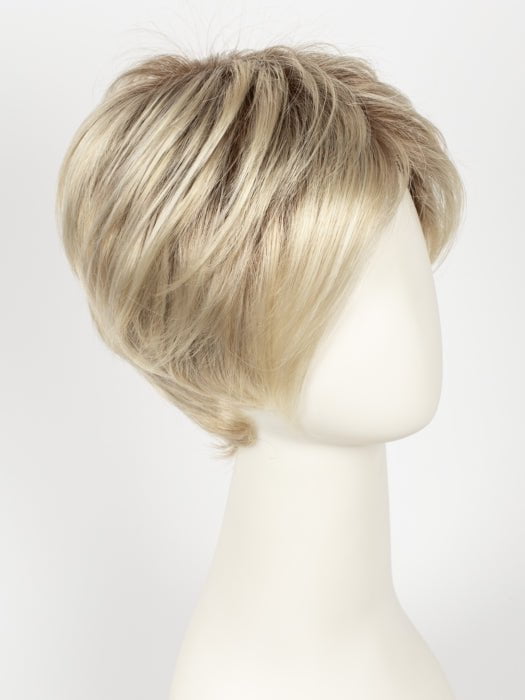 LIGHT-CHAMPAGNE-ROOTED | Platinum Blonde, Light Golden Blonde, Light Ash Blonde blend and Dark Roots