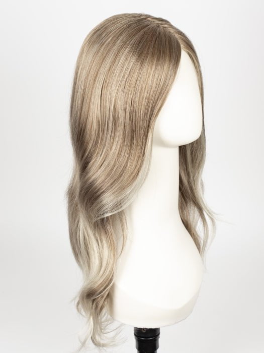 ICE-BLOND | Ashy blond base with white gold tips with highlights around face