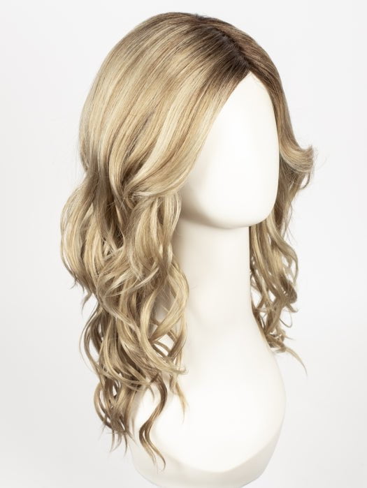 22F16S8 VENICE BLONDE | Light Ash Blonde and Light Natural Blonde Blend Shaded with Medium Brown