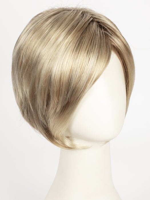 12FS12 MALIBU BLONDE | LIght Gold Brown, Light Natural Gold Blonde, Pale Natural Gold-Blonde Blend, Shaded with Light Gold Brown