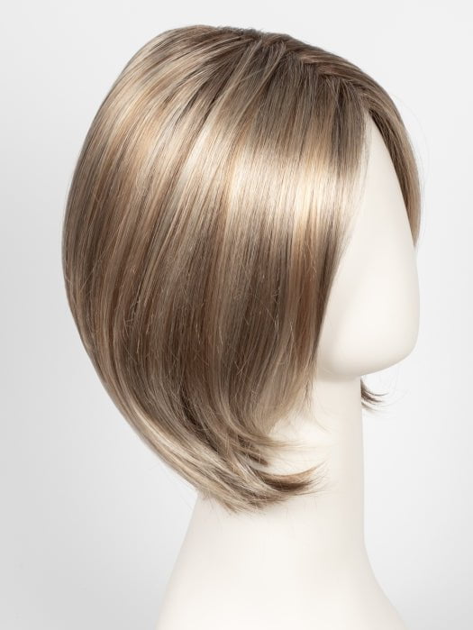 12FS12 MALIBU BLONDE | LIght Gold Brown, Light Natural Gold Blonde, Pale Natural Gold-Blonde Blend, Shaded with Light Gold Brown