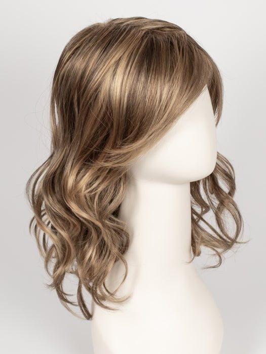 24BT18 ECLAIR | Dark Natural Gold Blonde & Light Natural Gold Blonde Blend with Light Natural Gold Blonde Tips