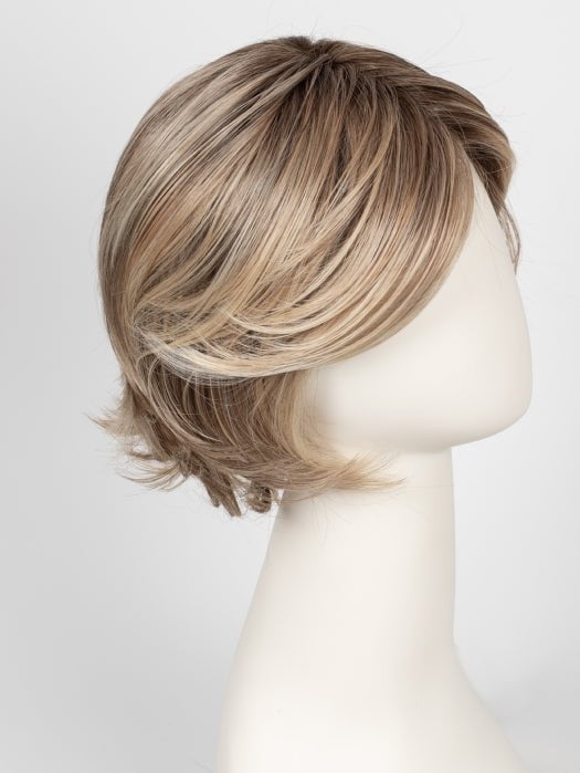 12FS12 MALIBU BLONDE | LIght Gold Brown, Light Natural Gold Blonde, Pale Natural Gold-Blonde Blend, Shaded with Light Gold Brown