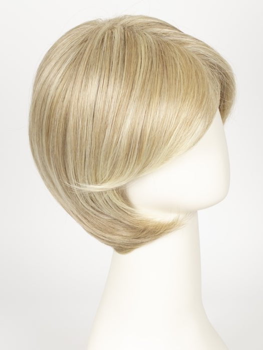 22F16 PINA COLADA | Medium Natural Gold Blonde & Pale Natural Blonde Blend with Pale Natural Blonde Tips