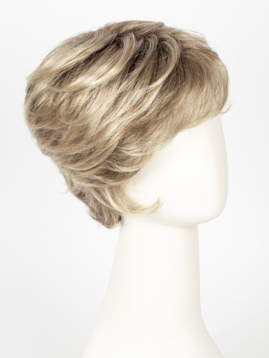 12FS12 MALIBU BLONDE | LIght Gold Brown, Light Natural Gold Blonde, Pale Natural Gold-Blonde Blend, Shaded with Light Gold Brown